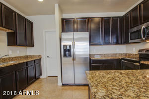 904 S Wallrade Ln, Gilbert, AZ 85296 photo 9