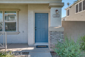 1564 S Heron Dr, Gilbert, AZ 85296 photo 2