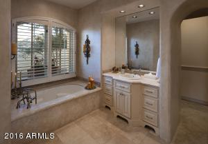 5125 E Palomino Rd, Phoenix, AZ 85018 photo 21