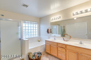 3244 E Lark Ct, Gilbert, AZ 85297 photo 11