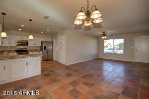 4139 E Pleasant Ln, Phoenix, AZ 85042 photo 2