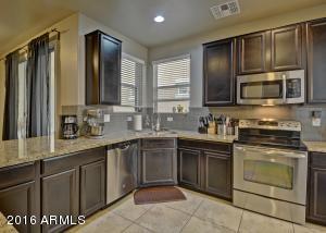 892 S Brewer Dr, Gilbert, AZ 85296 photo 4