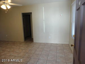 2714 E Amelia Ave, Phoenix, AZ 85016 photo 4