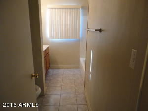 2714 E Amelia Ave, Phoenix, AZ 85016 photo 9