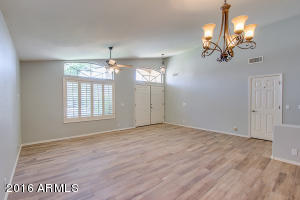 440 S Peppertree Dr, Gilbert, AZ 85296 photo 5