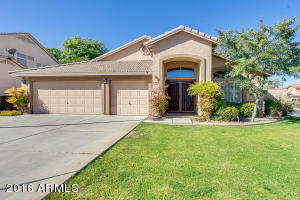 440 S Peppertree Dr, Gilbert, AZ 85296 photo 1