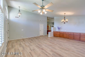 440 S Peppertree Dr, Gilbert, AZ 85296 photo 3