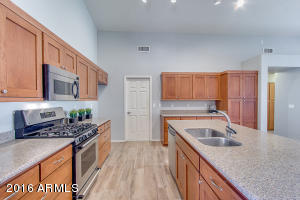 440 S Peppertree Dr, Gilbert, AZ 85296 photo 7