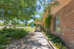 1025 El Freda Rd, Tempe, AZ 85284 photo 3
