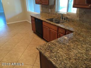 630 E Winter Dr, Phoenix, AZ 85020 photo 8