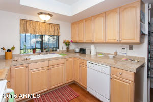 125 Echo Ln, Phoenix, AZ 85020 photo 5