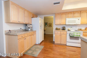 125 Echo Ln, Phoenix, AZ 85020 photo 4