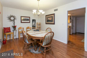 125 Echo Ln, Phoenix, AZ 85020 photo 8