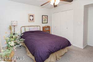 125 Echo Ln, Phoenix, AZ 85020 photo 12