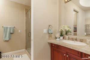 8 Biltmore Est #321, Phoenix, AZ 85016 photo 17