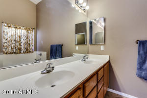 905 E Harwell Rd, Phoenix, AZ 85042 photo 21