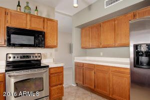 3704 E Summerhaven Dr, Phoenix, AZ 85044 photo 3