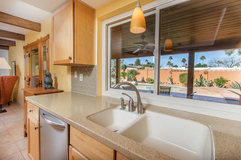 2434 E Turquoise Dr, Phoenix, AZ 85028 photo 8