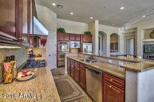 3542 E Robin Ln, Phoenix, AZ 85050 photo 6