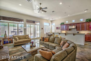 3542 E Robin Ln, Phoenix, AZ 85050 photo 10