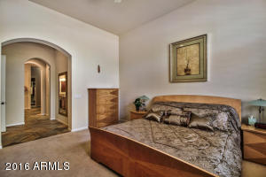 3542 E Robin Ln, Phoenix, AZ 85050 photo 13