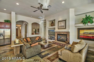 3542 E Robin Ln, Phoenix, AZ 85050 photo 9