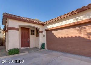 942 E Cantebria Dr, Gilbert, AZ 85296 photo 1