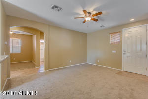 942 E Cantebria Dr, Gilbert, AZ 85296 photo 3