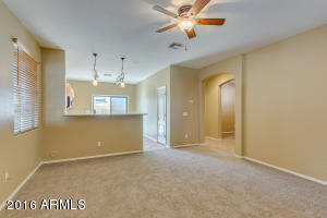 942 E Cantebria Dr, Gilbert, AZ 85296 photo 2