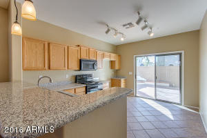 942 E Cantebria Dr, Gilbert, AZ 85296 photo 4