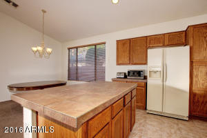 869 E Kyle Ct, Gilbert, AZ 85296 photo 3