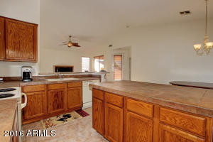 869 E Kyle Ct, Gilbert, AZ 85296 photo 5