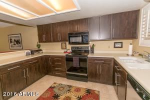 426 E Kerry Ln, Phoenix, AZ 85024 photo 3