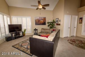 426 E Kerry Ln, Phoenix, AZ 85024 photo 2