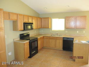 583 S Lawson Dr, Apache Junction, AZ 85120 photo 2