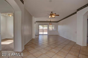 1714 S 80th Ln, Phoenix, AZ 85043 photo 4