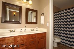 981 E Liberty Ln, Gilbert, AZ 85296 photo 13
