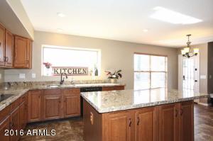981 E Liberty Ln, Gilbert, AZ 85296 photo 6