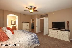 981 E Liberty Ln, Gilbert, AZ 85296 photo 10