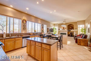 4725 E Robin Ln, Phoenix, AZ 85050 photo 12