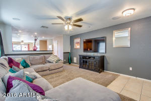 1343 S Bridgegate Dr, Gilbert, AZ 85296 photo 2