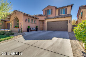 3773 E Covey Ln, Phoenix, AZ 85050 photo 2