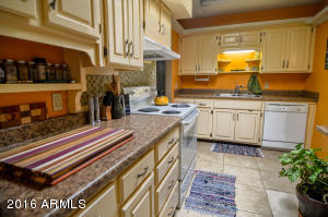843 E Butler Dr, Phoenix, AZ 85020 photo 5