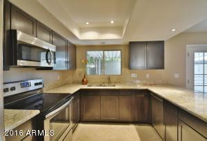 2807 E Fairmount Ave, Phoenix, AZ 85016 photo 1