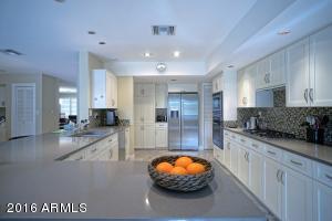 4995 E Cheery Lynn Rd, Phoenix, AZ 85018 photo 4
