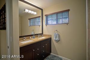4995 E Cheery Lynn Rd, Phoenix, AZ 85018 photo 23