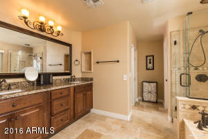 2198 E Temple Ct, Gilbert, AZ 85296 photo 8