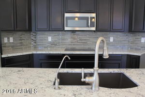821 E Gary Ln, Phoenix, AZ 85042 photo 20