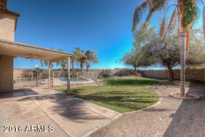 2161 S Peppertree Dr, Gilbert, AZ 85295 photo 2