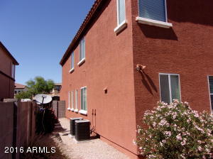 1215 E Julian Dr, Gilbert, AZ 85295 photo 4